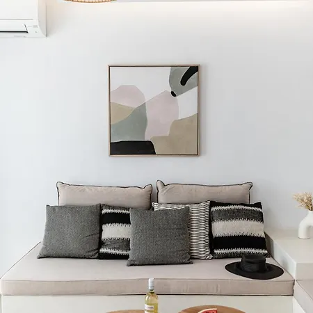 Вилла Plaka Riviera Maragkas