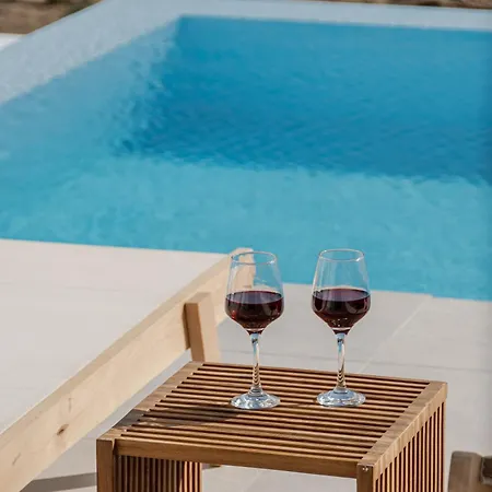 Вилла Plaka Riviera *